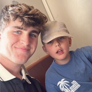 Meet your Posher, Bobby